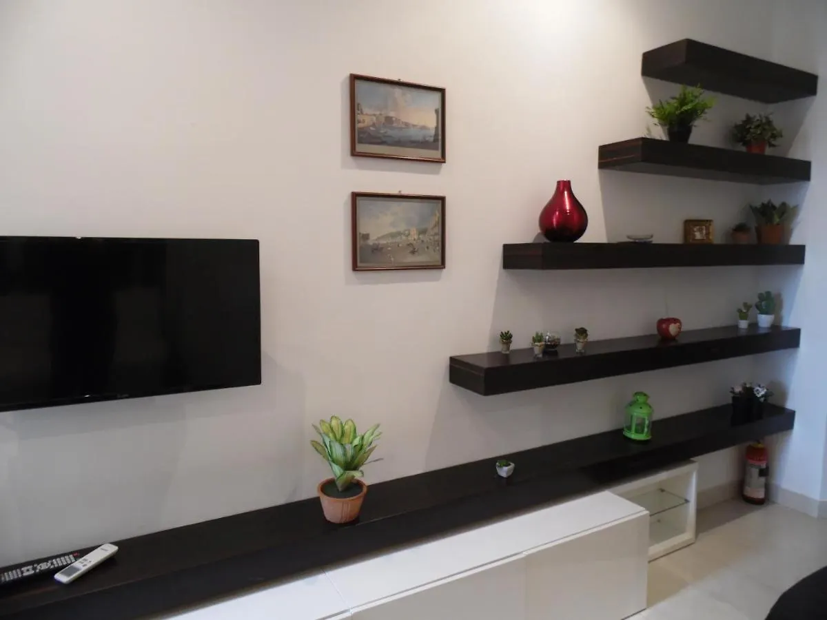 Giomar Apartment Naples Italy